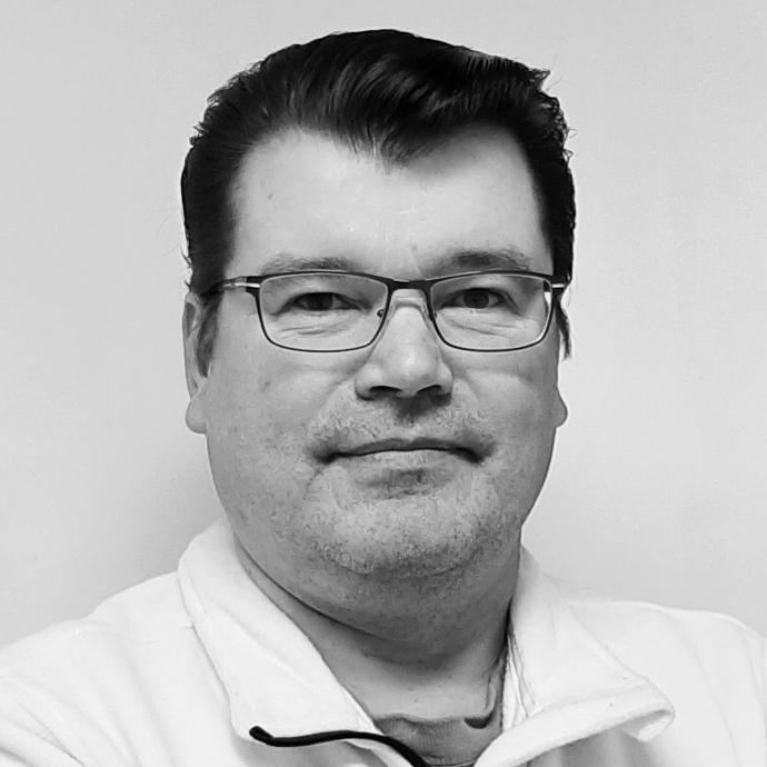 Ilpo Kärkkäinen, talomyyjä, Omatalo.