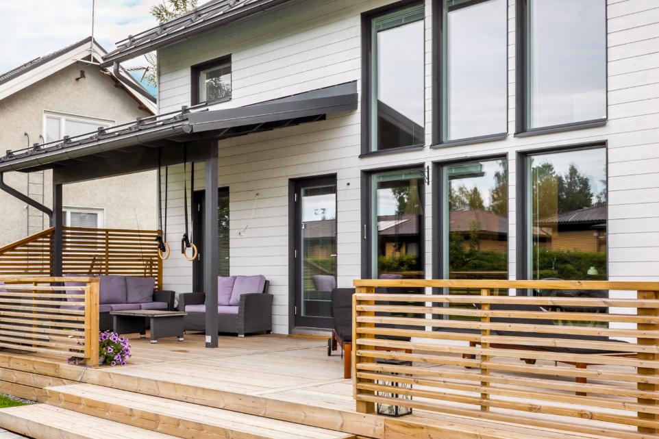 korkean tilan lasiseinä