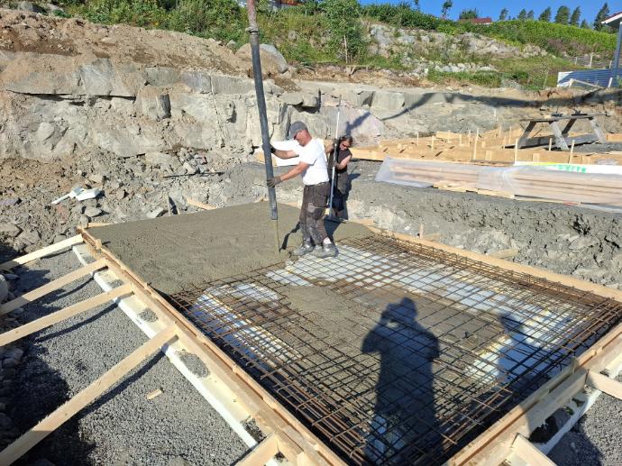 Uima-altaan pohjan valu