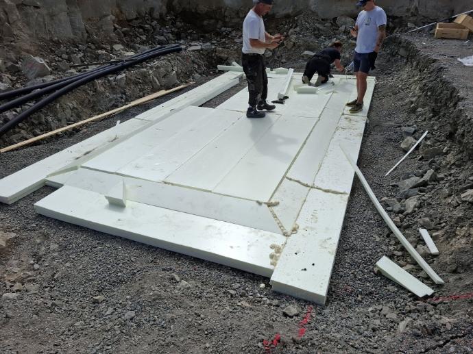 Uima-altaan pohjan eristys