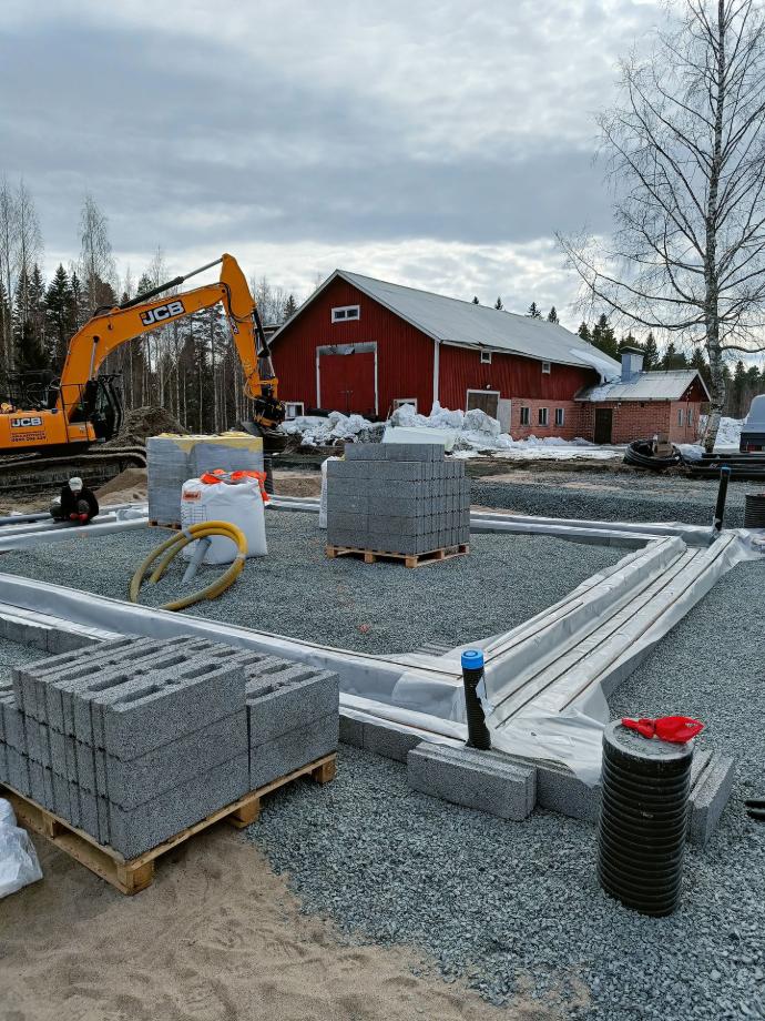 Autotallin anturan valumuotteja